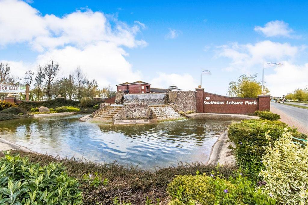 Southview Holiday Park The Elms 斯凯格内斯 外观 照片